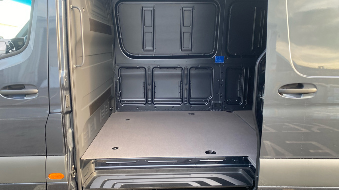 Mercedes-Benz Sprinter 315Cdi L3 Diesel Rwd 3.5t H2 Pro Van 9G-Tronic - Image 13